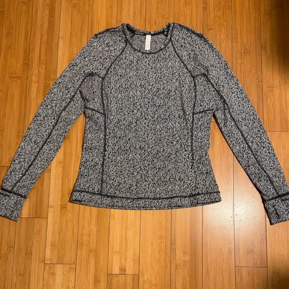 NWOT Lululemon Runderful Long Sleeve Top Black White Herringbone Size 8 - Picture 3 of 16